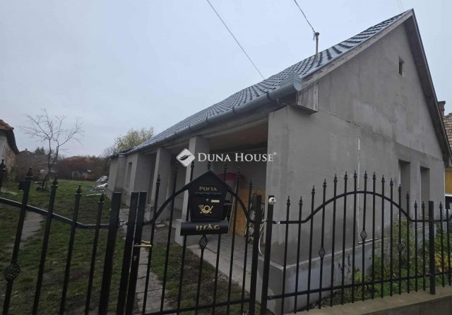 Eladó családi ház, Nagykátán 45 M Ft, 3 szobás