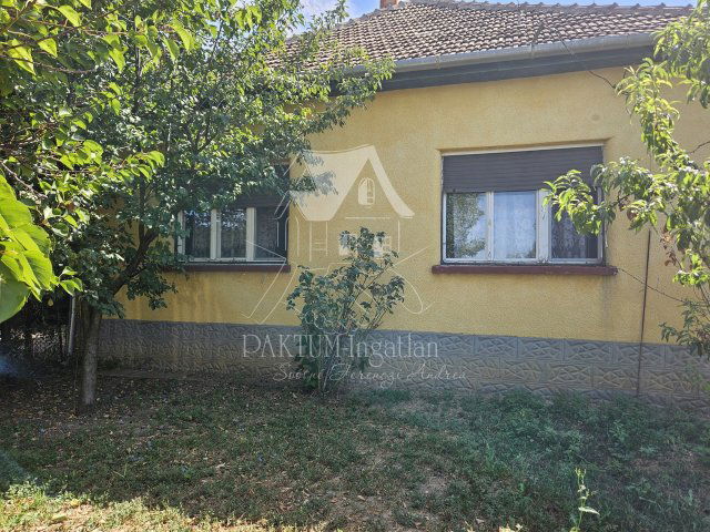 Eladó családi ház, Szolnokon 45 M Ft, 3 szobás