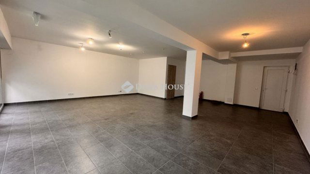 Eladó üzlethelyiség, Nyíregyházán, Bocskai utcában 41.8 M Ft