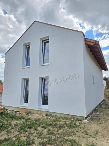 Eladó családi ház, Pécsett, Varjú dűlőn 149.9 M Ft, 4 szobás