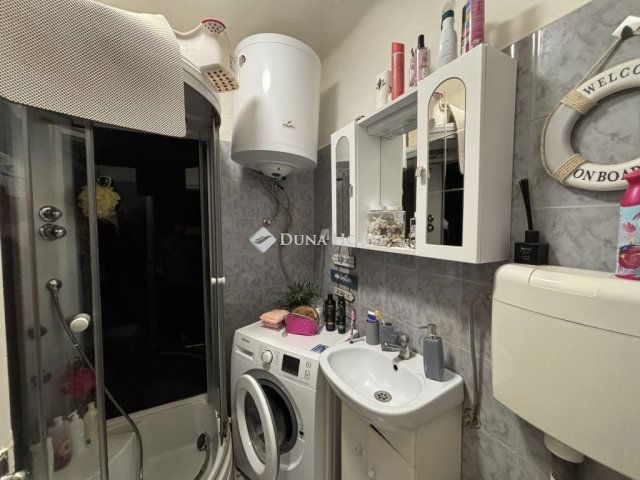 Eladó családi ház, Bajóton 30 M Ft, 3 szobás