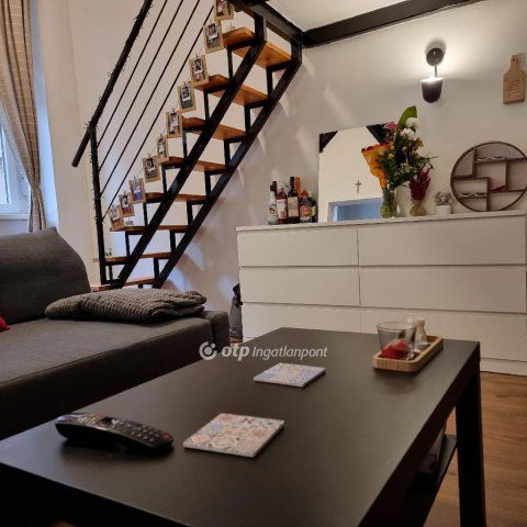 Eladó téglalakás, Budapesten, VI. kerületben 54 M Ft, 1 szobás
