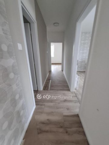 Eladó családi ház, Pusztaszabolcson 74.99 M Ft, 3 szobás