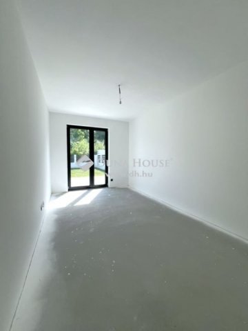 Eladó családi ház, Szigetszentmiklóson 149 M Ft, 4 szobás