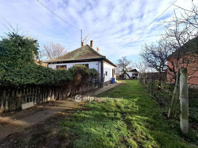 Eladó családi ház, Bojton 18 M Ft, 2 szobás