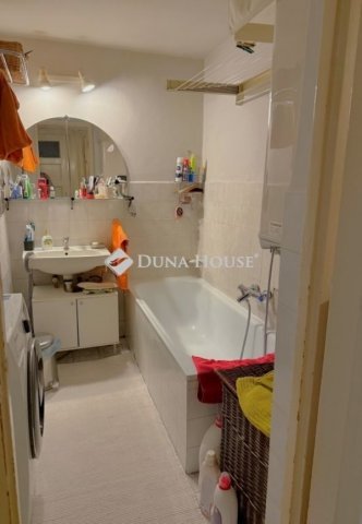 Eladó téglalakás, Budapesten, VIII. kerületben 98 M Ft, 2 szobás