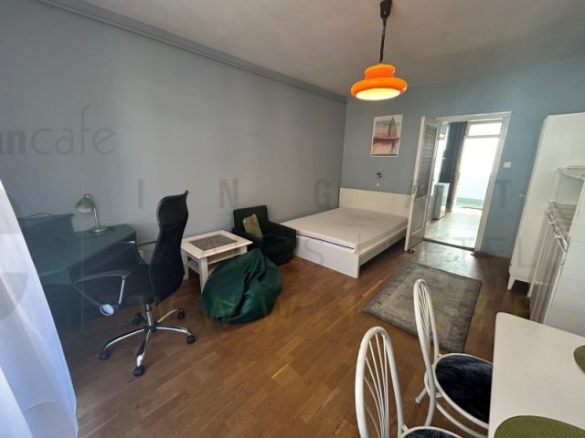 Kiadó téglalakás, albérlet, Szegeden, Oskola utcában, 1 szobás