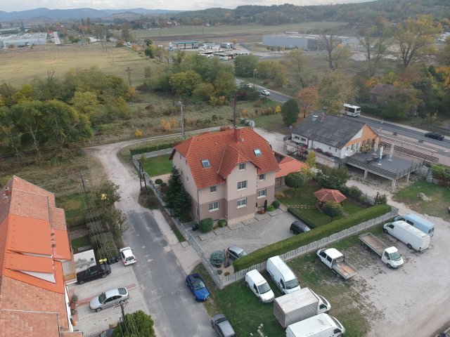 Eladó hotel, Dorogon, Eötvös utcában 290 M Ft