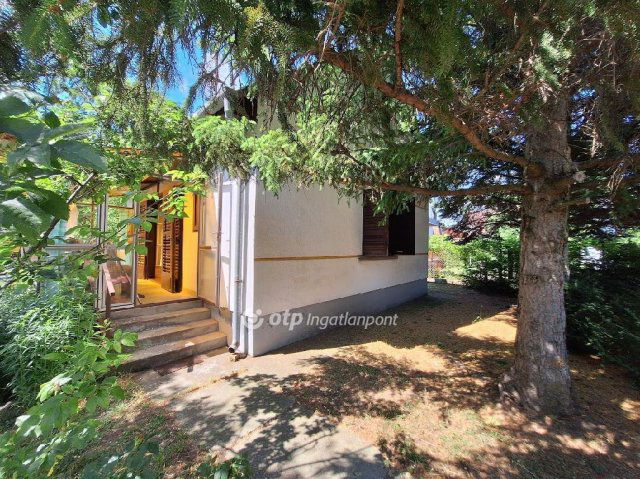 Eladó családi ház, Balatonvilágoson 57.9 M Ft, 2 szobás