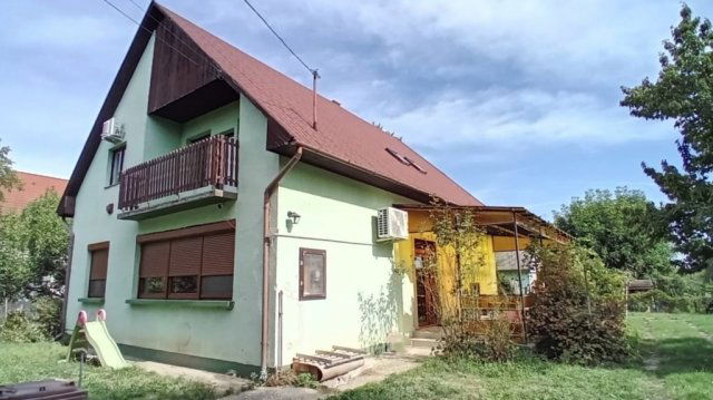 Eladó családi ház, Siófokon 85 M Ft, 7 szobás