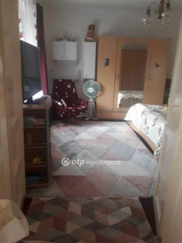 Eladó családi ház, Kislángon 25 M Ft, 2 szobás