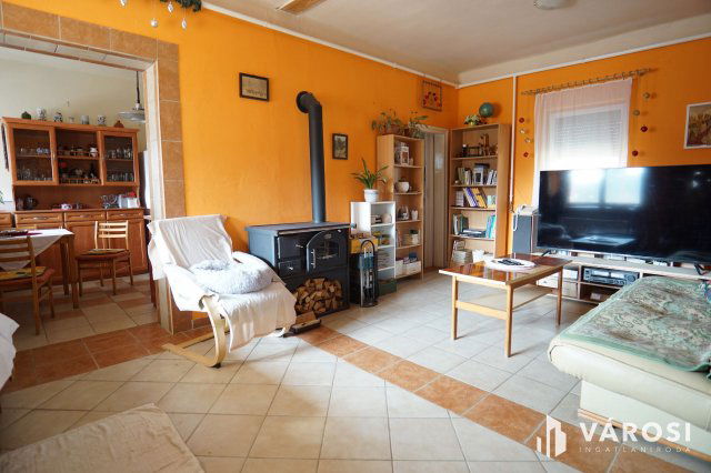 Eladó családi ház, Eszteregnyén 37 M Ft, 3 szobás