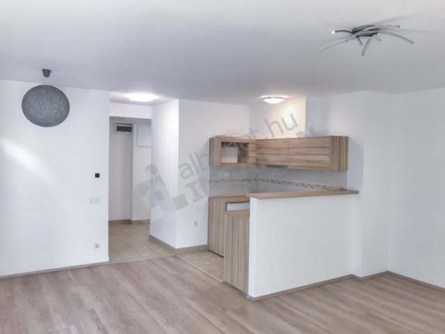 Kiadó téglalakás, albérlet, XIII. kerületben, Csanády utcában