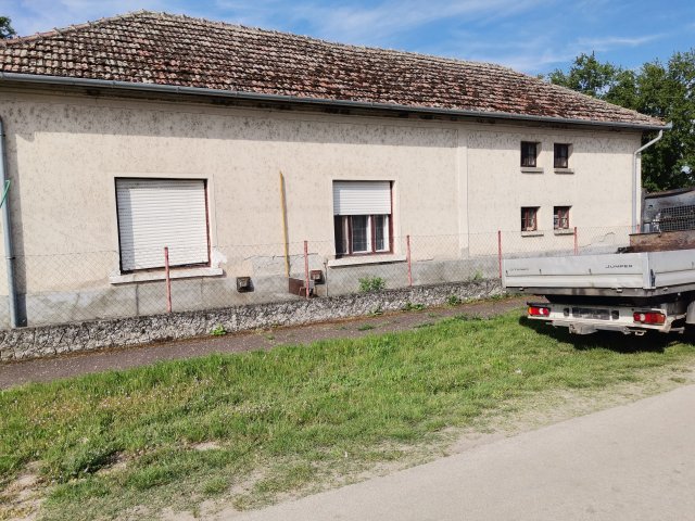 Eladó családi ház, Tiszakécskén 30.9 M Ft, 2 szobás