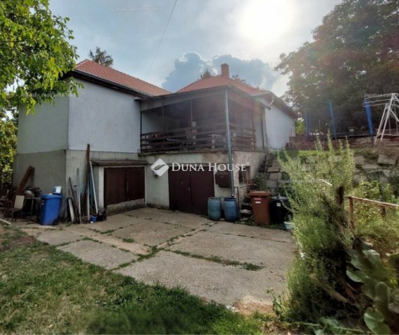 Eladó családi ház, Pécsett 43 M Ft, 3 szobás