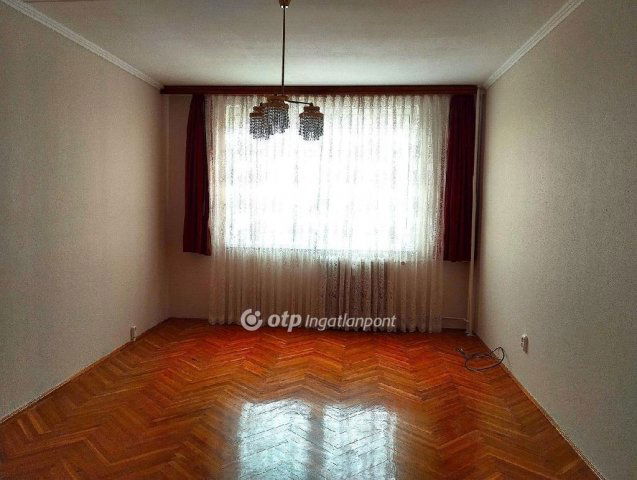 Eladó panellakás, Székesfehérvárott 59.9 M Ft, 1+2 szobás