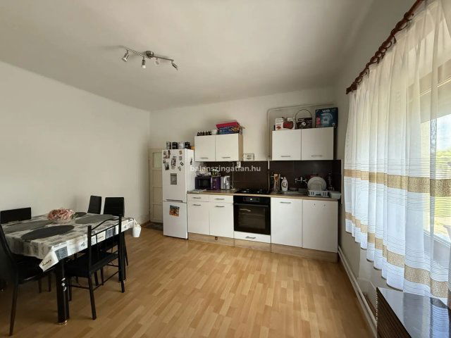 Eladó családi ház, Sényőn 24.5 M Ft, 2 szobás