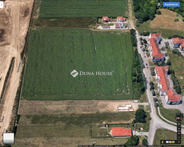 Eladó telek, Pécsett, Mécsvirág utcában 14.9 M Ft