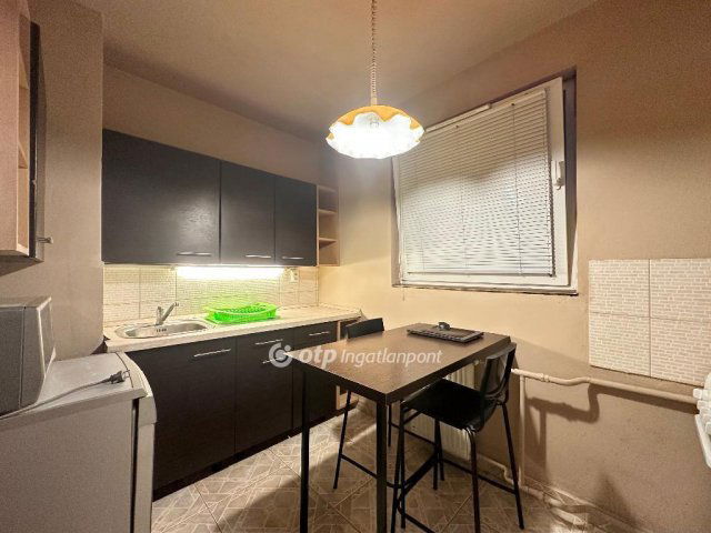 Eladó panellakás, Budapesten, III. kerületben 69.9 M Ft, 2 szobás