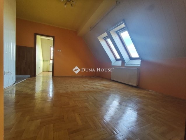 Eladó téglalakás, Székesfehérvárott 65 M Ft, 1+3 szobás