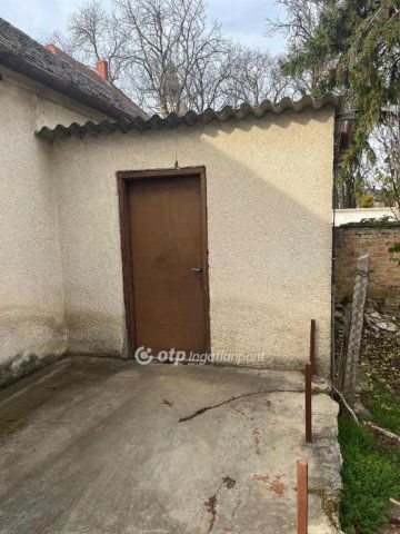 Eladó családi ház, Versenden 16.9 M Ft, 4 szobás