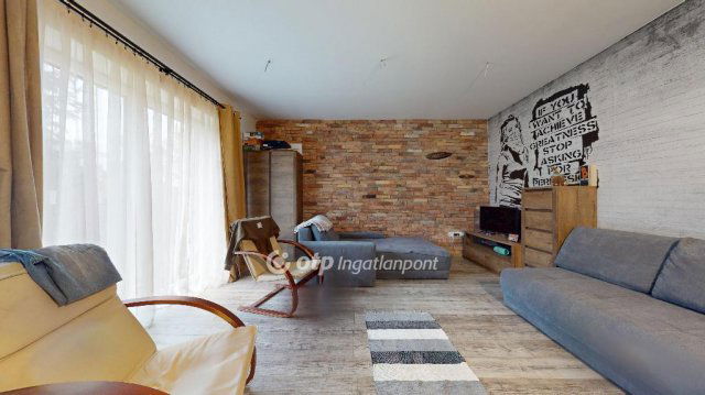 Eladó ikerház, Kazincbarcikán 30.5 M Ft, 1 szobás