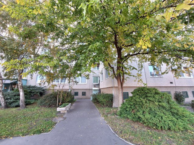 Eladó téglalakás, Győrött 52.99 M Ft, 2 szobás