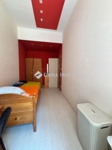 Eladó téglalakás, Budapesten, VIII. kerületben 110 M Ft