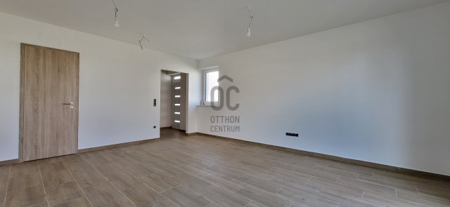 Eladó ikerház, Vácon 75.9 M Ft, 3 szobás / költözzbe.hu