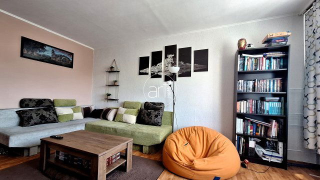 Eladó panellakás, Szegeden 54 M Ft, 3 szobás