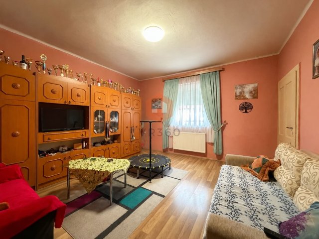 Eladó családi ház, Pécsett, C. utcában 21.9 M Ft, 2 szobás