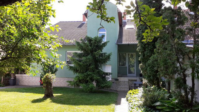 Eladó családi ház, Szegeden 129 M Ft, 4+1 szobás