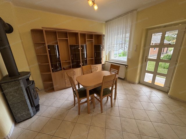 Eladó családi ház, Tarjánon 89 M Ft, 6 szobás