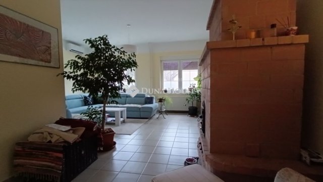 Eladó családi ház, Kecskeméten 139.9 M Ft, 7 szobás