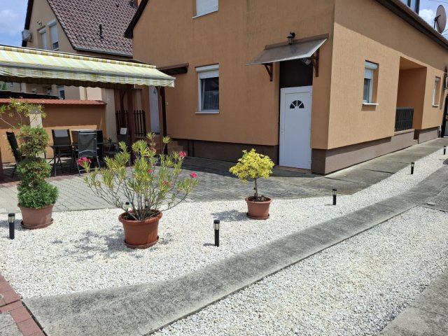 Eladó családi ház, Algyőn 129 M Ft, 5 szobás
