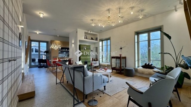 Eladó családi ház, Szentendrén 238 M Ft, 3 szobás