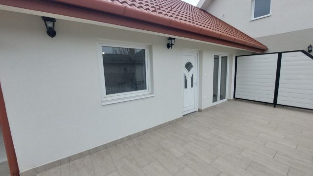 Eladó téglalakás, Besnyőn 42.9 M Ft, 3 szobás