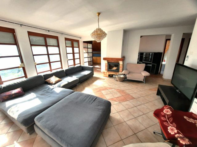 Eladó családi ház, Szigetszentmiklóson 119.9 M Ft, 7 szobás
