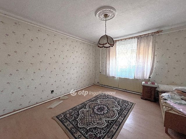 Eladó családi ház, Kiskörén 23 M Ft, 4+1 szobás