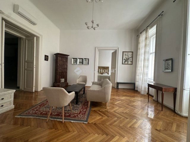 Eladó téglalakás, Budapesten, V. kerületben 259.9 M Ft, 3 szobás