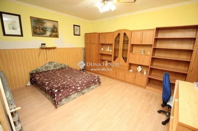 Eladó családi ház, Kecskeméten 27.9 M Ft, 2 szobás