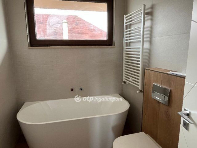 Eladó családi ház, Üllőn 184.6 M Ft, 4 szobás