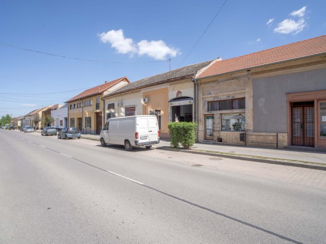 Eladó üzlethelyiség, Bátaszéken 19.9 M Ft, 1 szobás