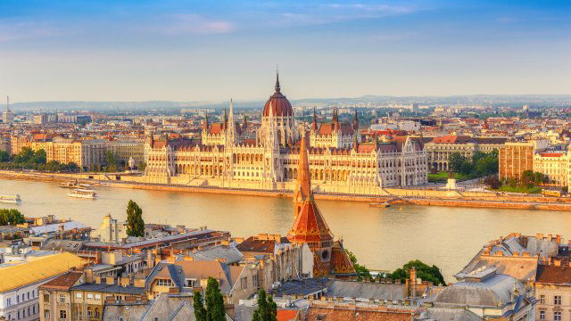 Eladó téglalakás, Budapesten, V. kerületben, Zoltán utcában