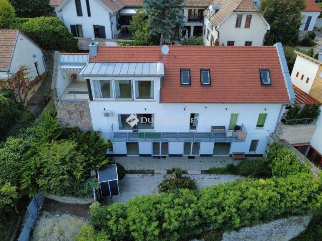 Eladó családi ház, Szentendrén 350 M Ft, 5 szobás