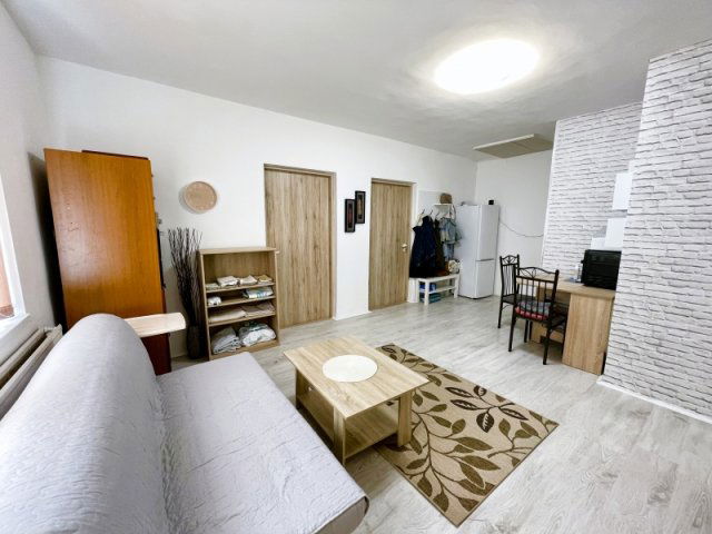 Eladó téglalakás, Pécsett 89.9 M Ft, 4 szobás