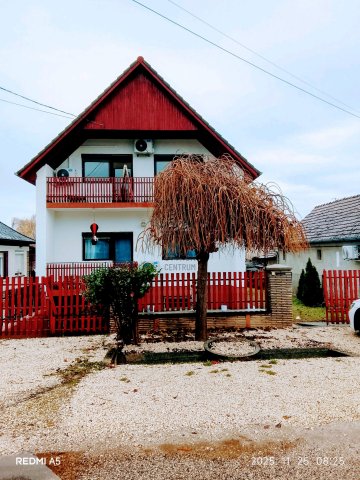 Eladó családi ház, Siófokon 125 M Ft, 6 szobás