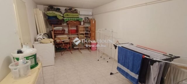 Eladó családi ház, Szentendrén 339 M Ft, 10 szobás