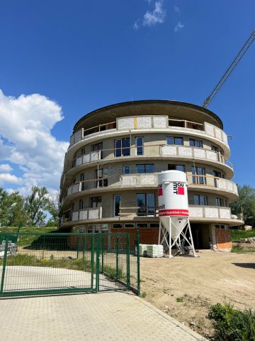 Eladó téglalakás, Szegeden 77 M Ft, 2 szobás