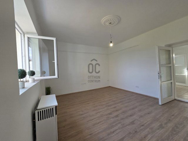 Eladó családi ház, Rózsaszentmártonon 19.9 M Ft, 1 szobás